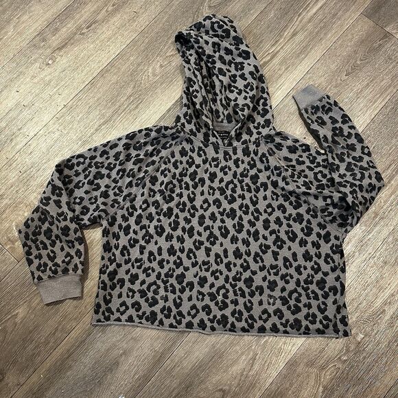Lucky Brand Snow Leopard cropped hoodie Sz Medium - Picture 1 of 6